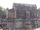 cambodia 273 * Bibliothek mit Mnch :-) * 2048 x 1536 * (634KB)